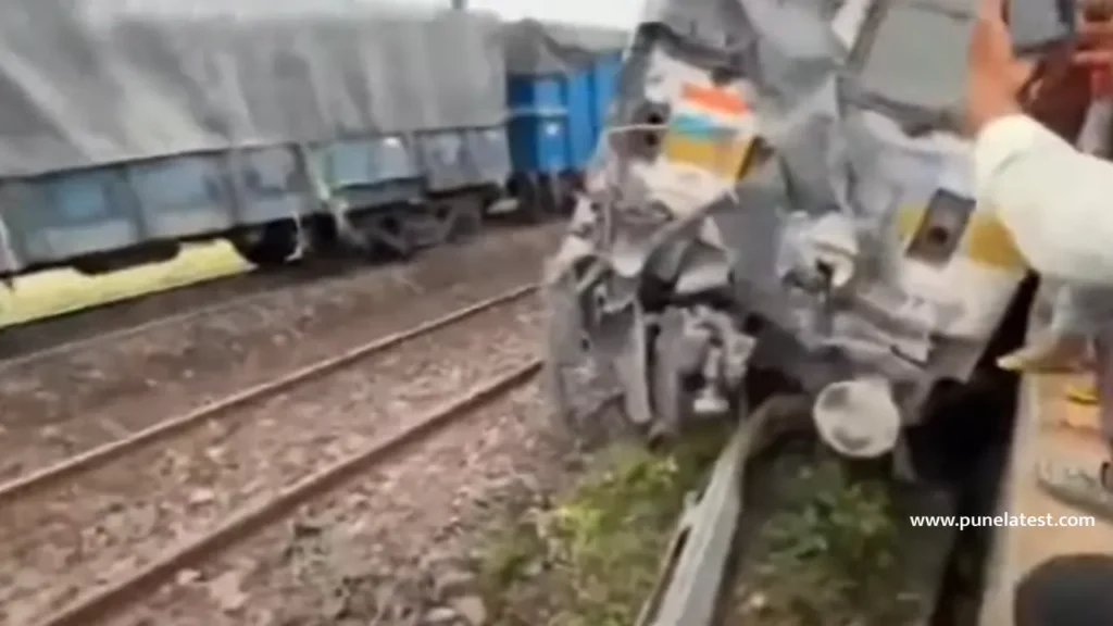 Howrah-Mumbai train accident in Jharkhand; Express coaches derailed